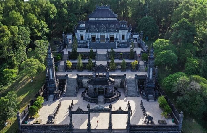 LĂNG KHẢI ĐỊNH : ĐỊA CHỈ & KINH NGHIỆM THAM QUAN